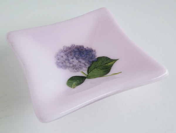 Fused Glass Hydrangea Ring Dish in Petal Pink