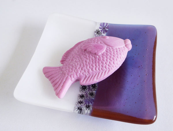 Fused Glass Murrini Plate in Berry and White